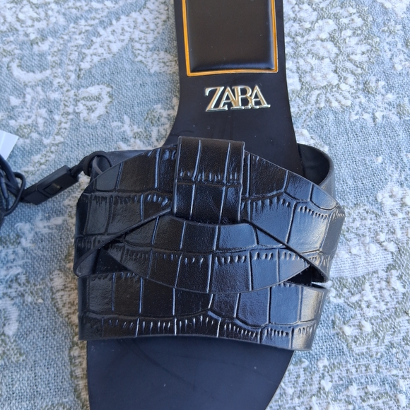 Zara Pure Leather Black Croc-Embossed Slide Sandals Sz. 40/9 NWT - Picture 4 of 8